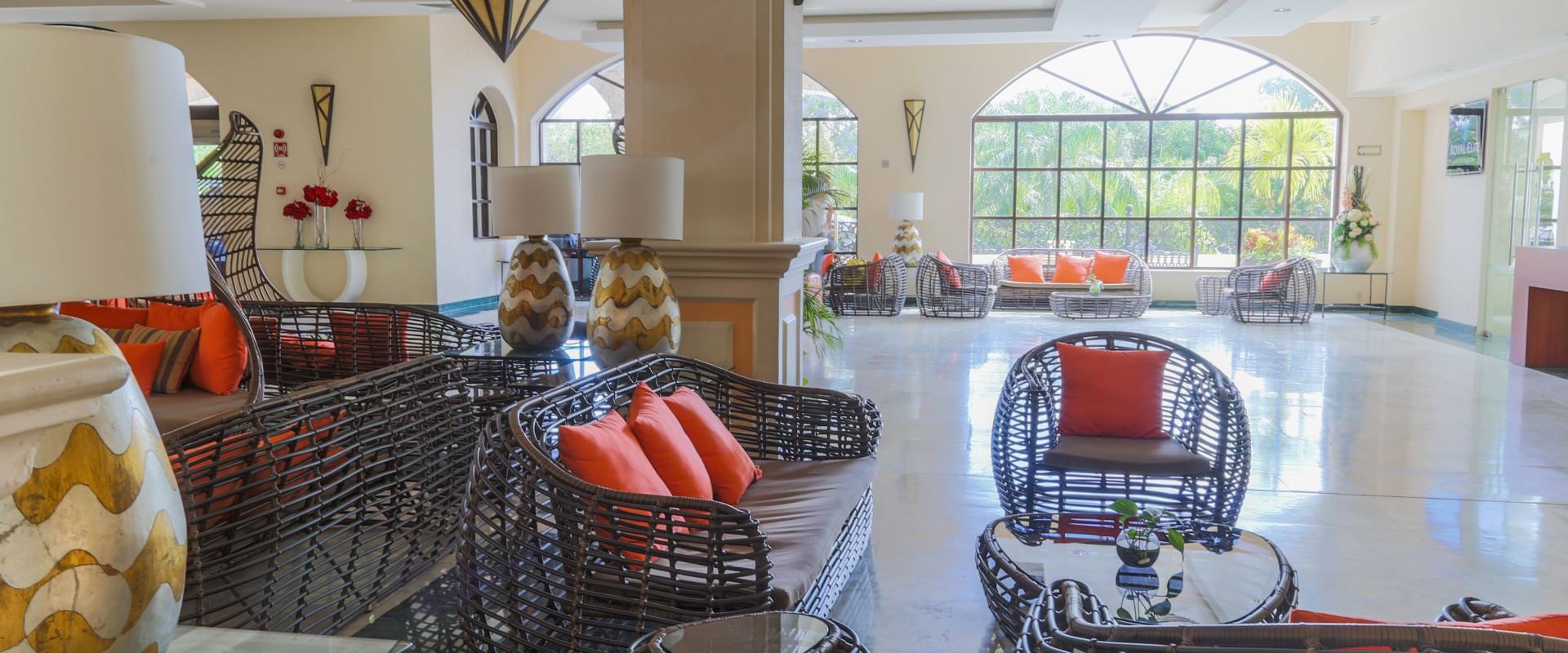 Sandos Playacar Lobby Bar