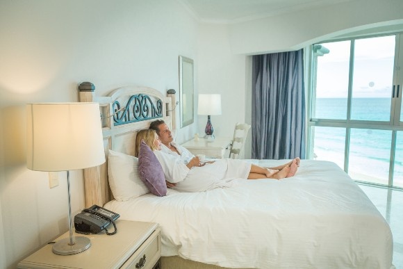 Sandos_Cancun_Room_Suite_Caribe_37 580x380